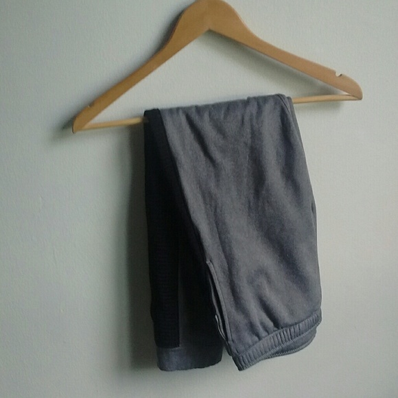 Gray and black boys joggers from old Navy - Picture 4 of 4